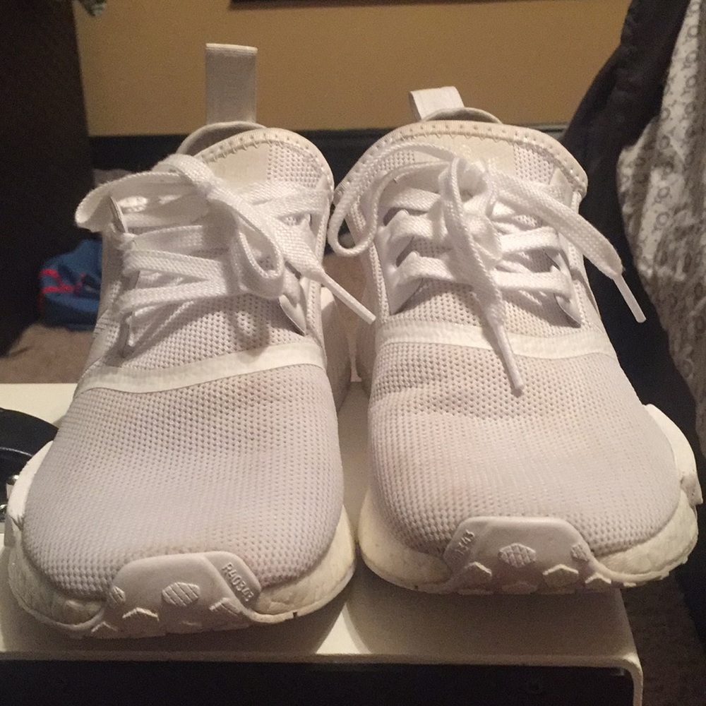 triple white adidas NMD women’s size 7.5